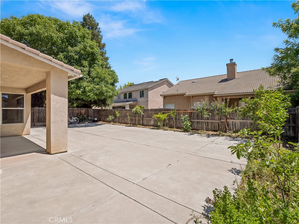 2686 Robinwood, Clovis, CA 93611