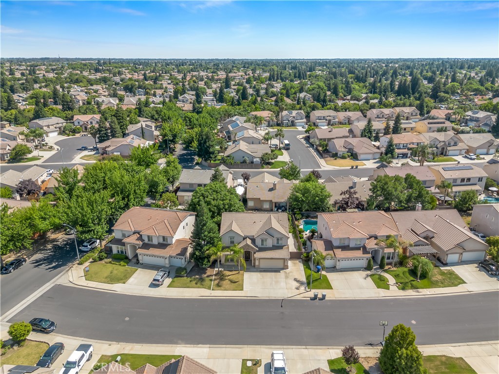 2686 Robinwood, Clovis, CA 93611
