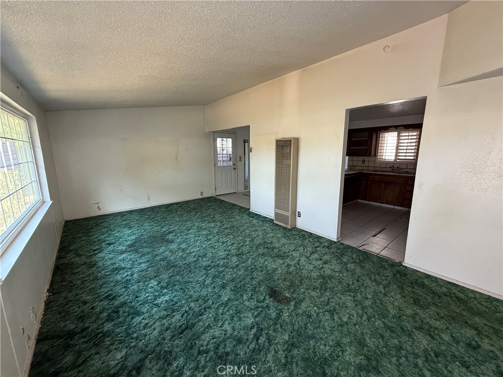 1152 E Drummond, Fresno, CA 93706