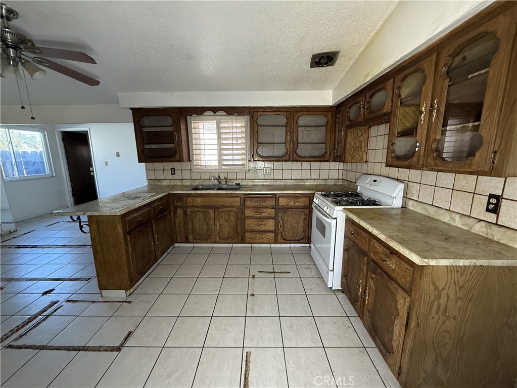 1152 E Drummond, Fresno, CA 93706