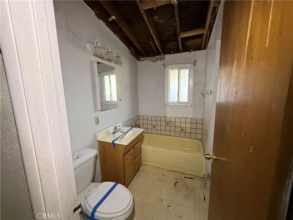 1152 E Drummond, Fresno, CA 93706