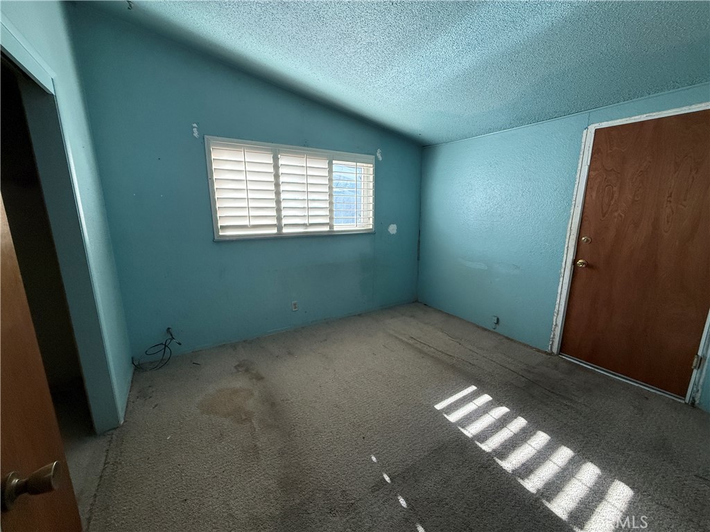 1152 E Drummond, Fresno, CA 93706