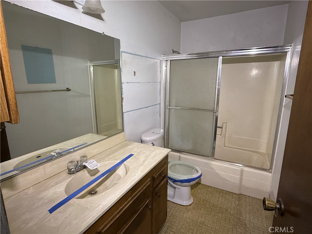 1152 E Drummond, Fresno, CA 93706