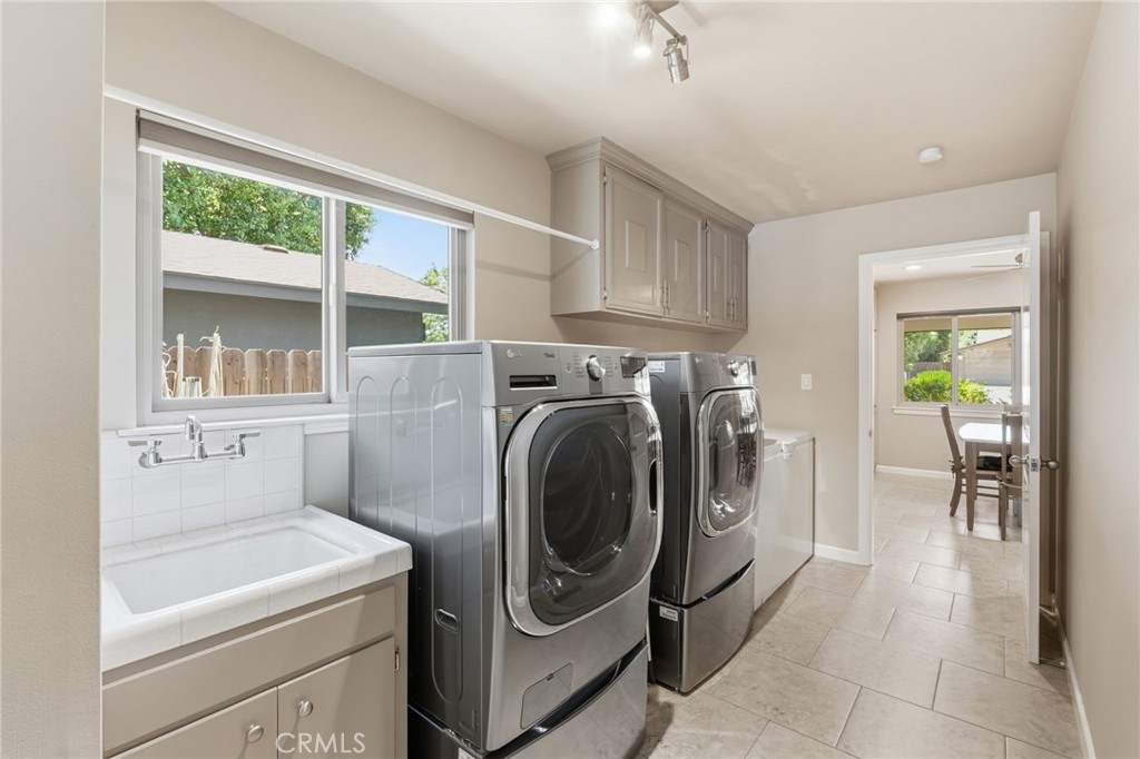 1154 W Tenaya Way, Fresno, CA 93711