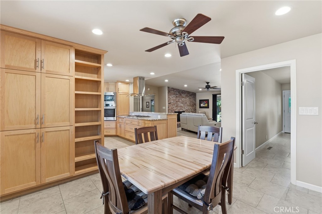 1154 W Tenaya Way, Fresno, CA 93711