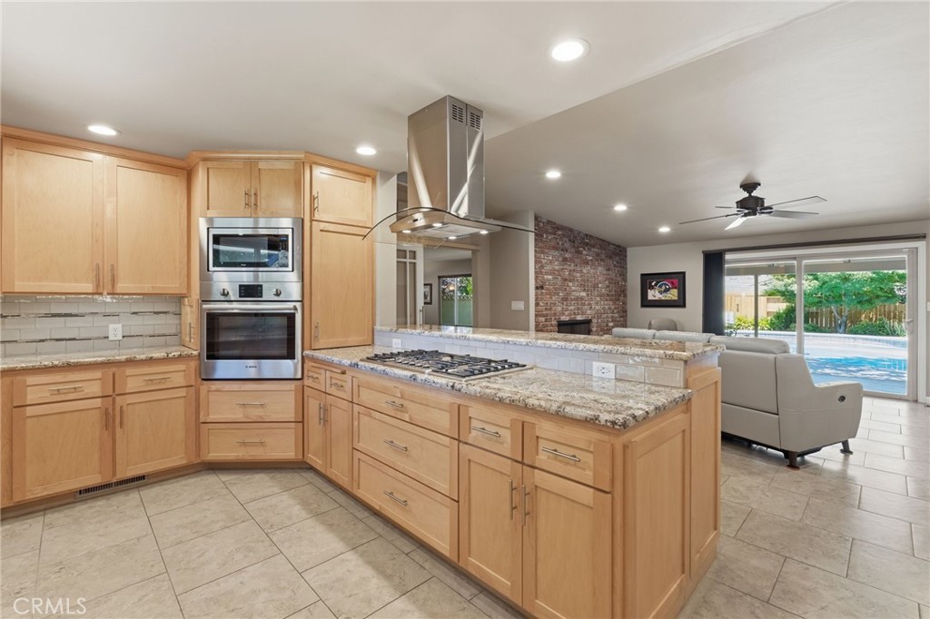 1154 W Tenaya Way, Fresno, CA 93711