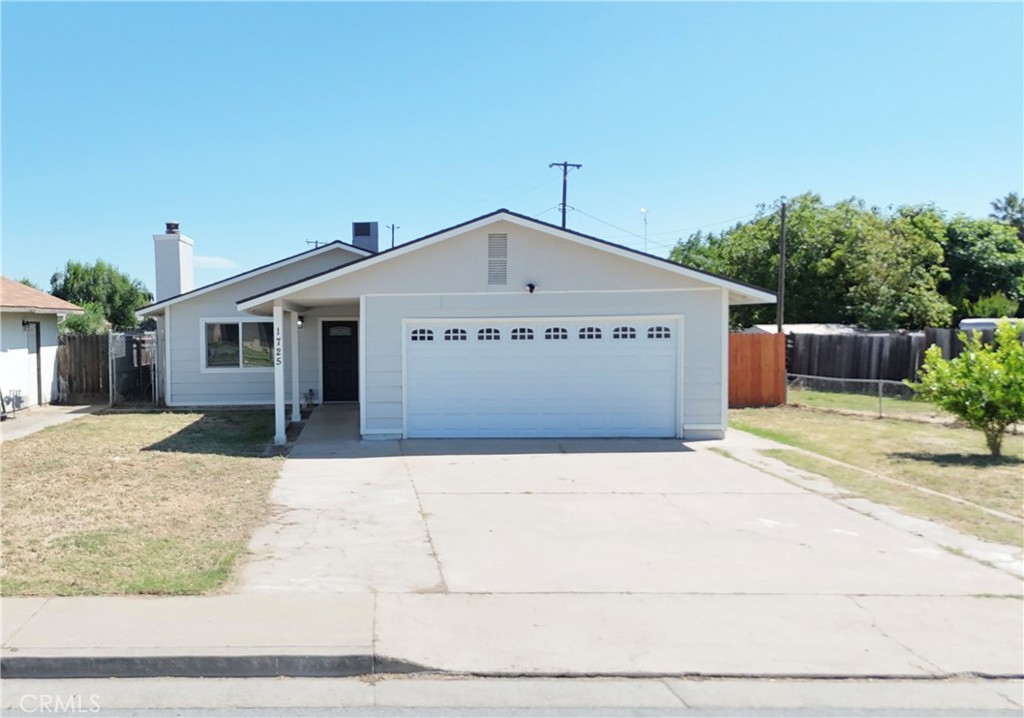 1725 Crowell St, Livingston, CA 95334