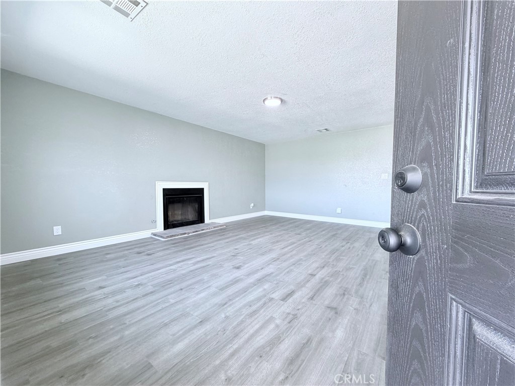 1725 Crowell St, Livingston, CA 95334