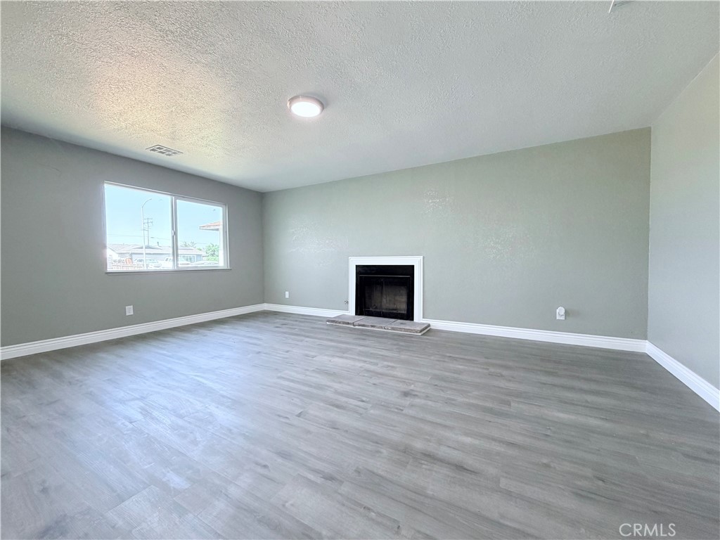1725 Crowell St, Livingston, CA 95334