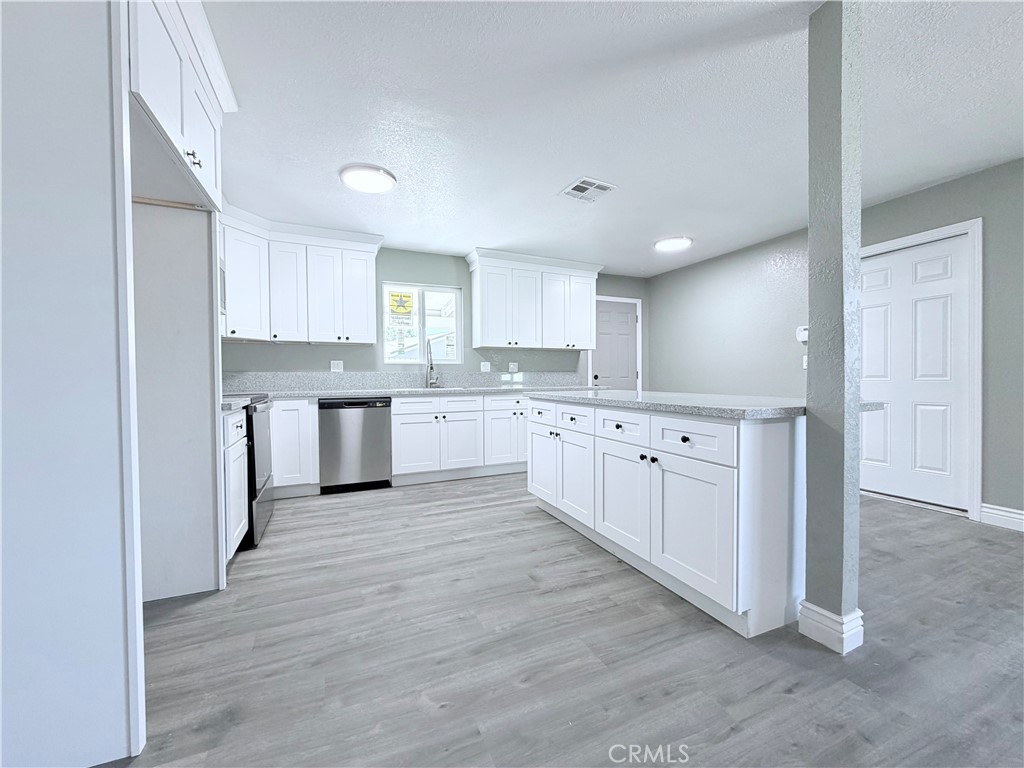 1725 Crowell St, Livingston, CA 95334
