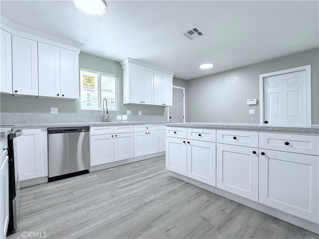 1725 Crowell St, Livingston, CA 95334