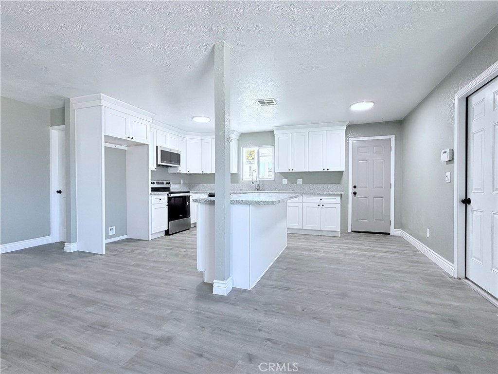 1725 Crowell St, Livingston, CA 95334