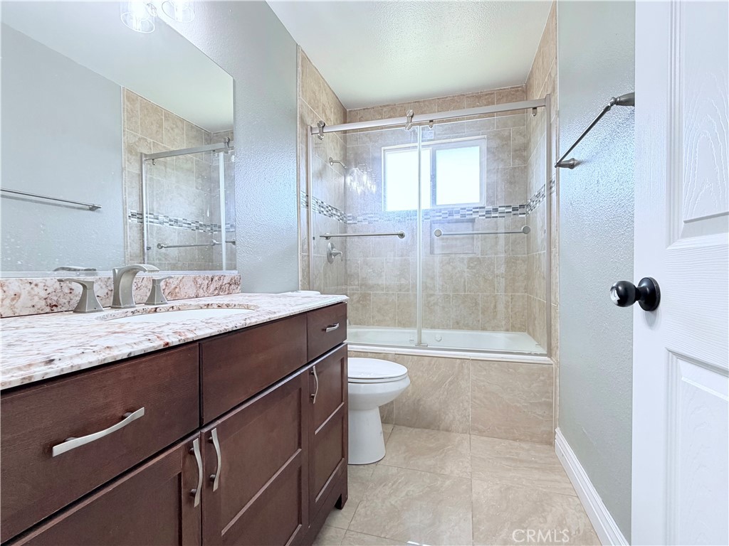 1725 Crowell St, Livingston, CA 95334