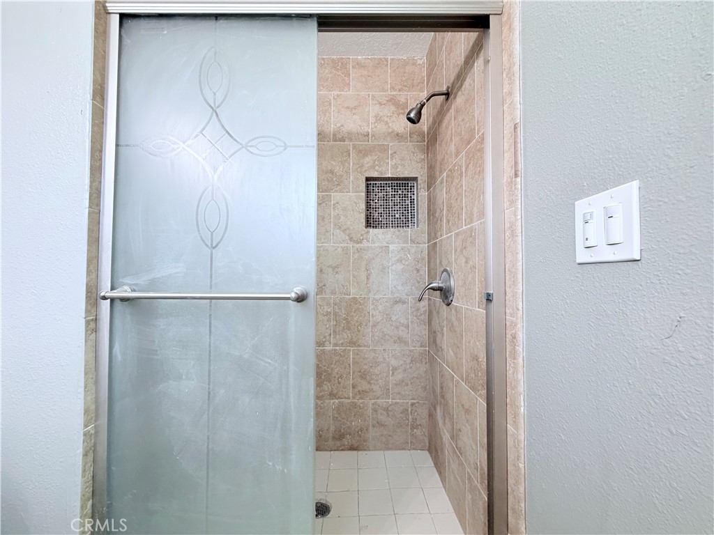 1725 Crowell St, Livingston, CA 95334