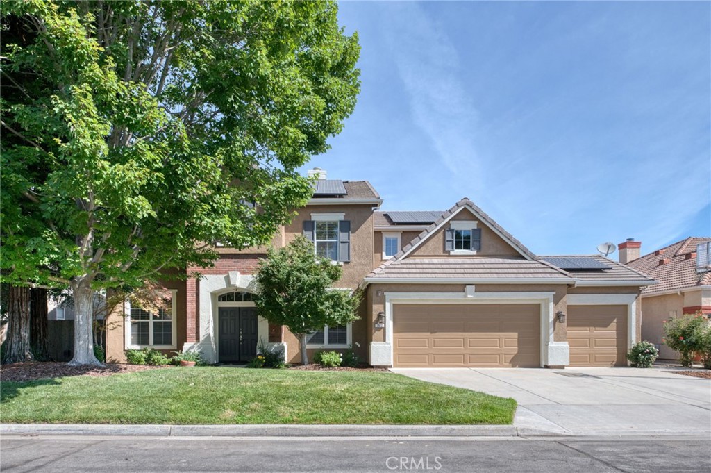 2612 E Shea Dr, Fresno, CA 93720