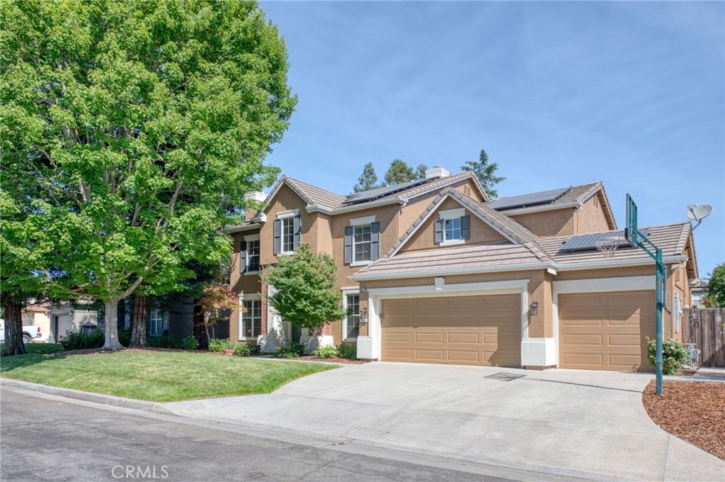 2612 E Shea Dr, Fresno, CA 93720