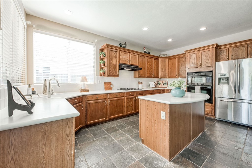2612 E Shea Dr, Fresno, CA 93720
