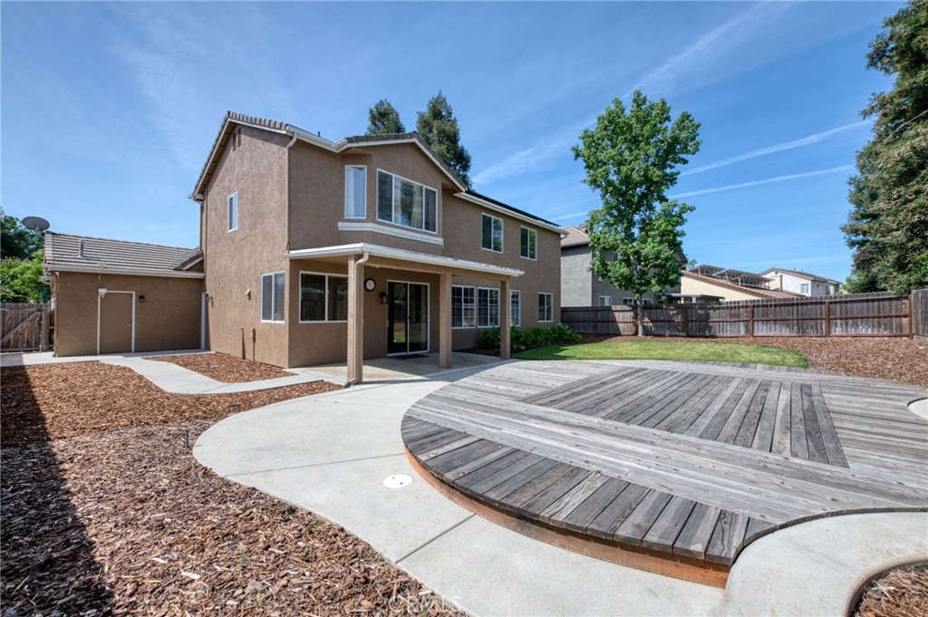 2612 E Shea Dr, Fresno, CA 93720