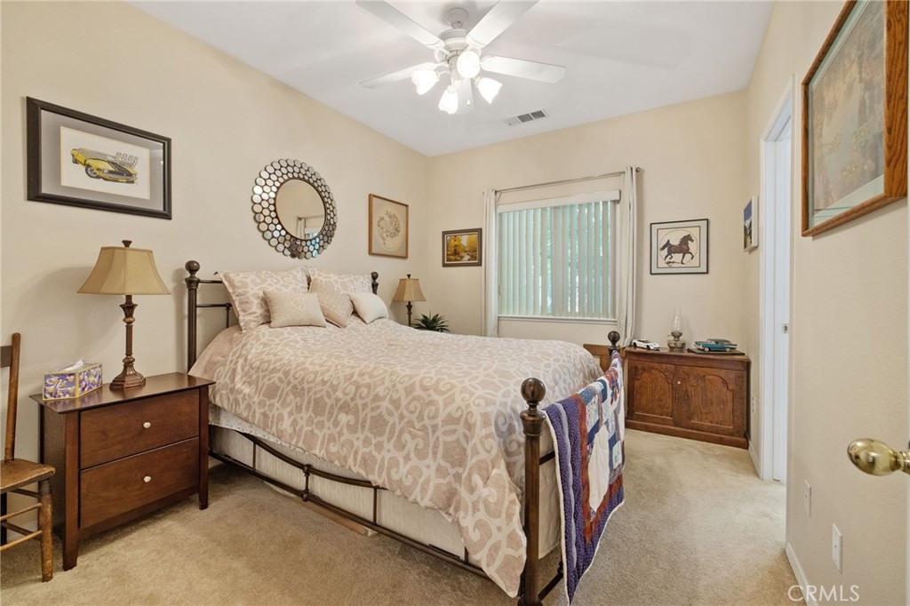 1547 W Claridge Ct, Hanford, CA 93230