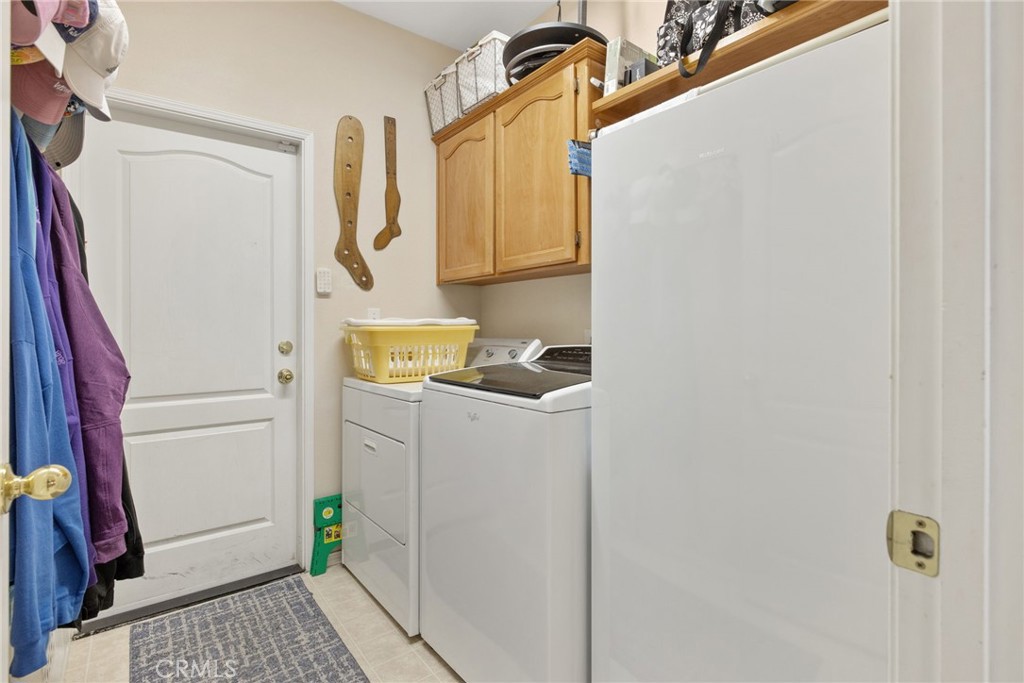 1547 W Claridge Ct, Hanford, CA 93230