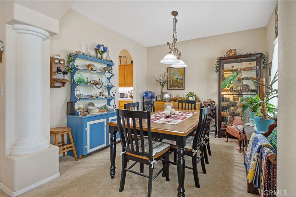 1547 W Claridge Ct, Hanford, CA 93230