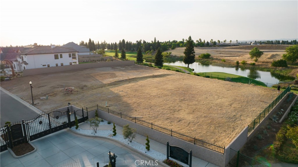 2490 E Copper Ridge Drive, Fresno, CA 93730