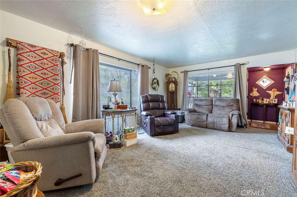 748 N East, Reedley, CA 93654