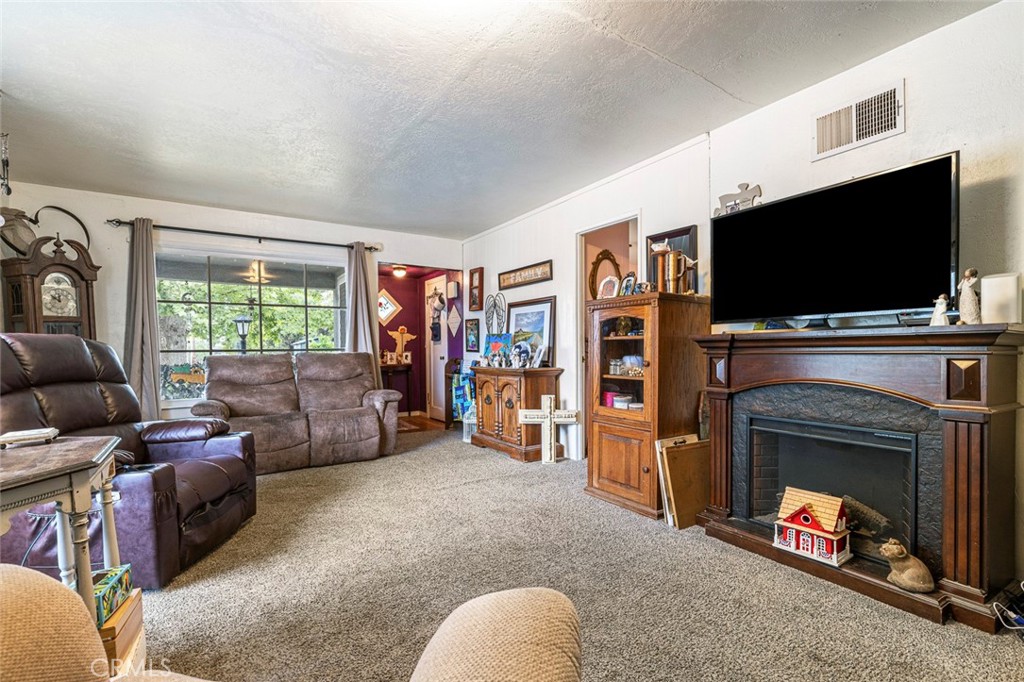 748 N East, Reedley, CA 93654