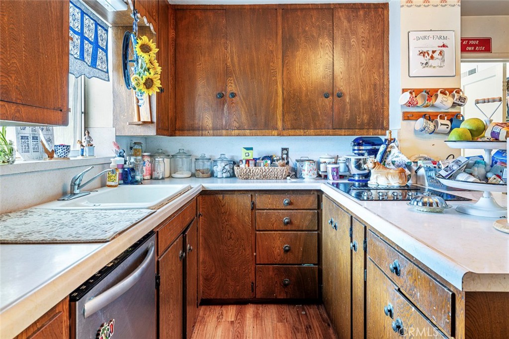 748 N East, Reedley, CA 93654