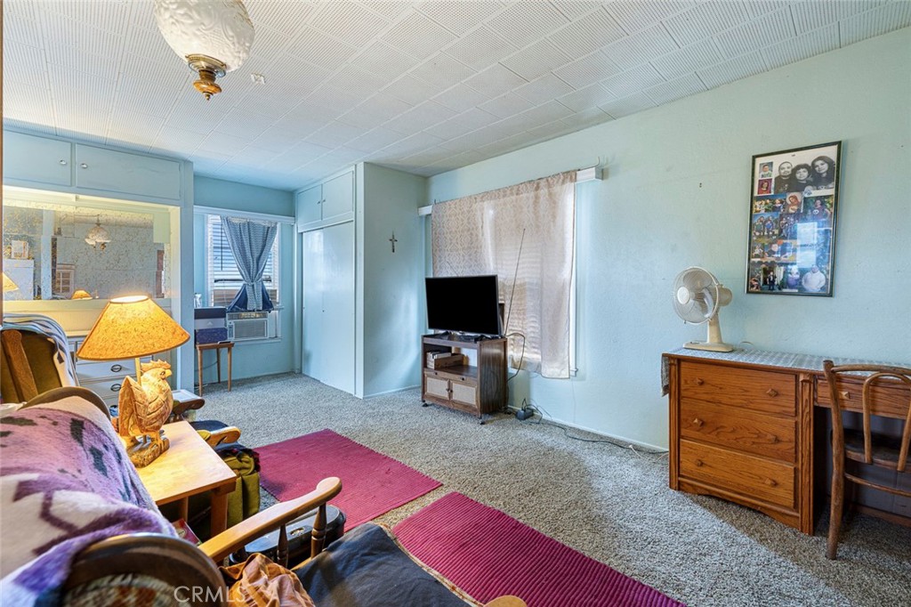 748 N East, Reedley, CA 93654