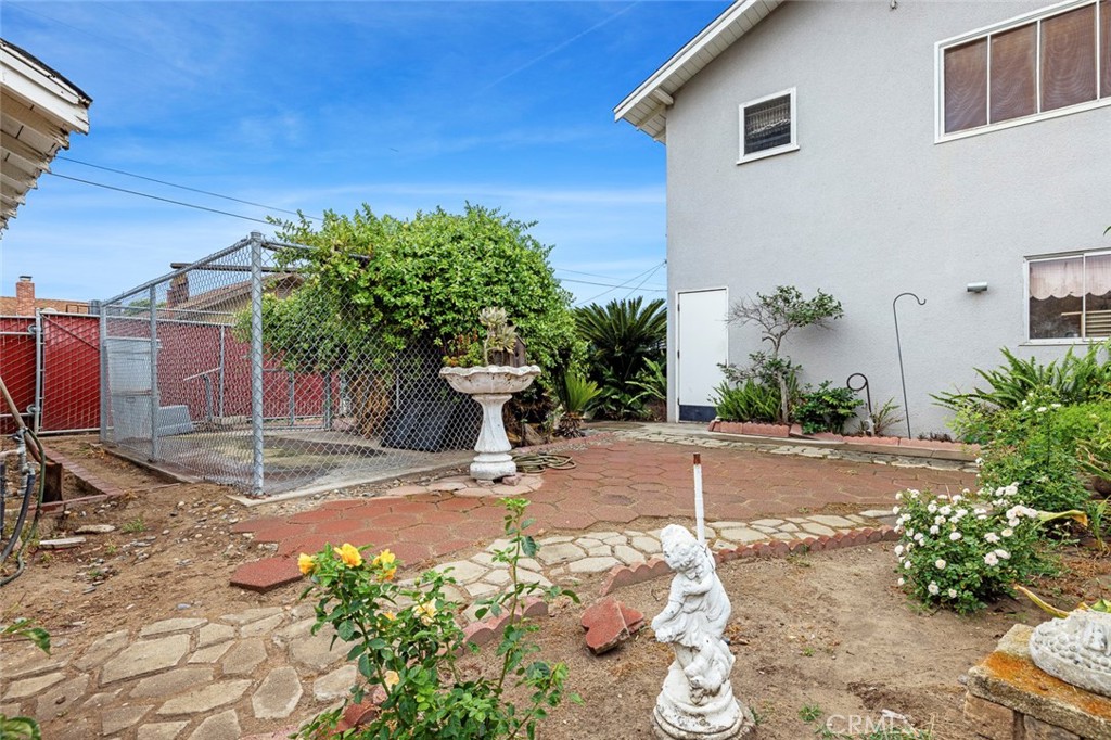 748 N East, Reedley, CA 93654