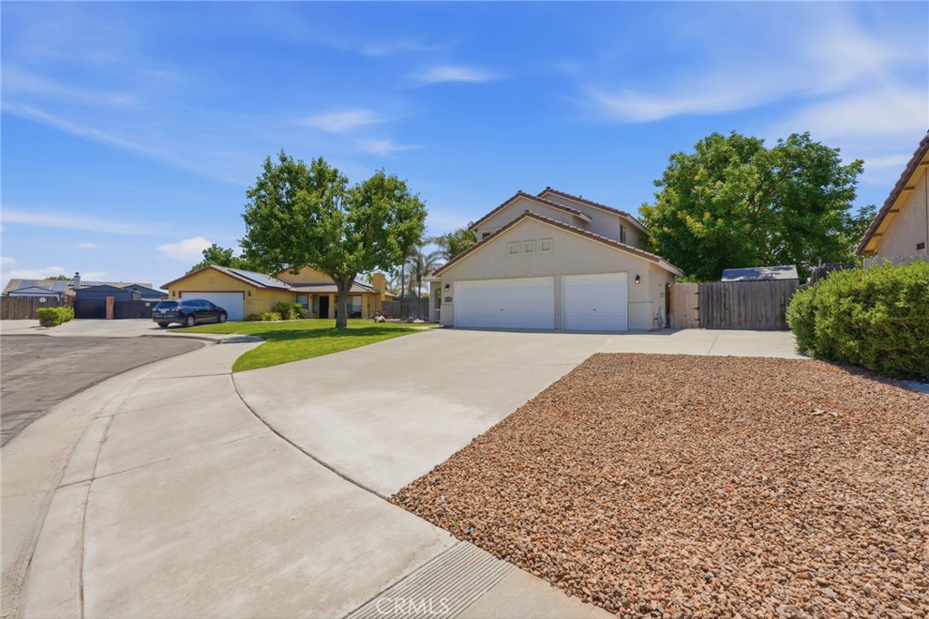 917 Margaret, Hanford, CA 93230