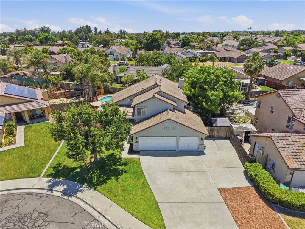 917 Margaret, Hanford, CA 93230