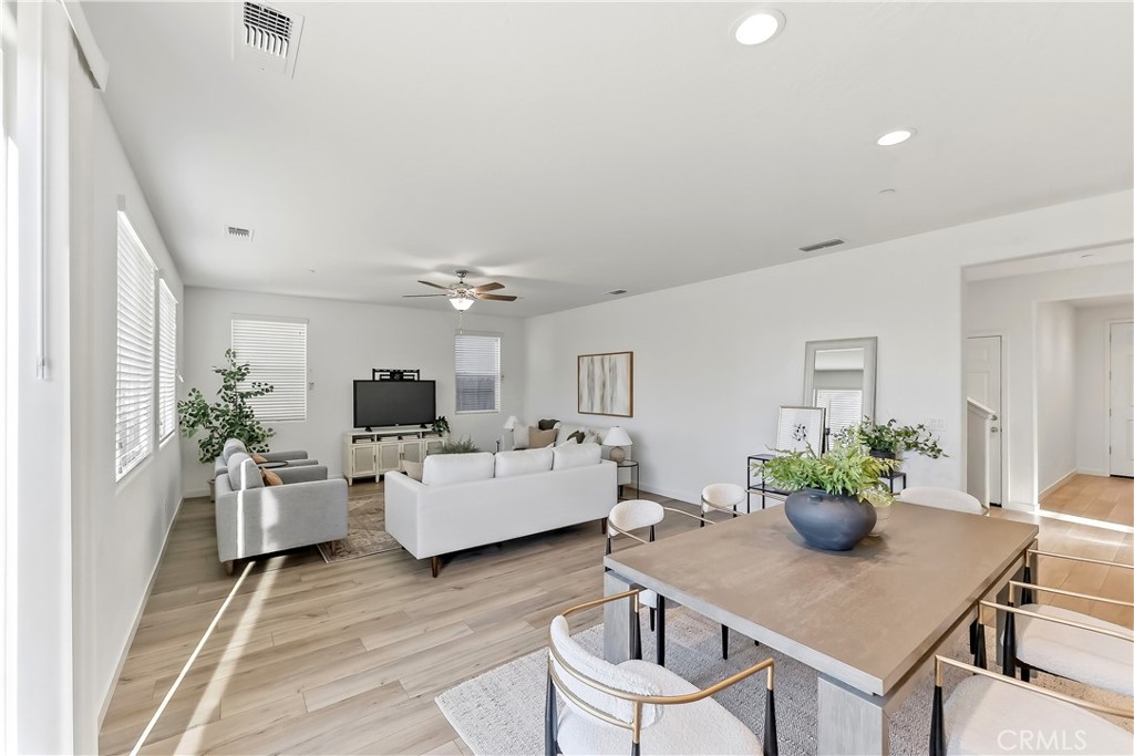 6690 E Adena, Fresno, CA 93727