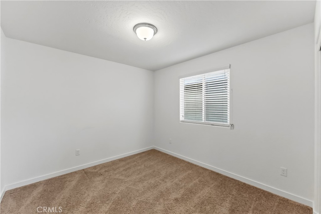 6690 E Adena, Fresno, CA 93727