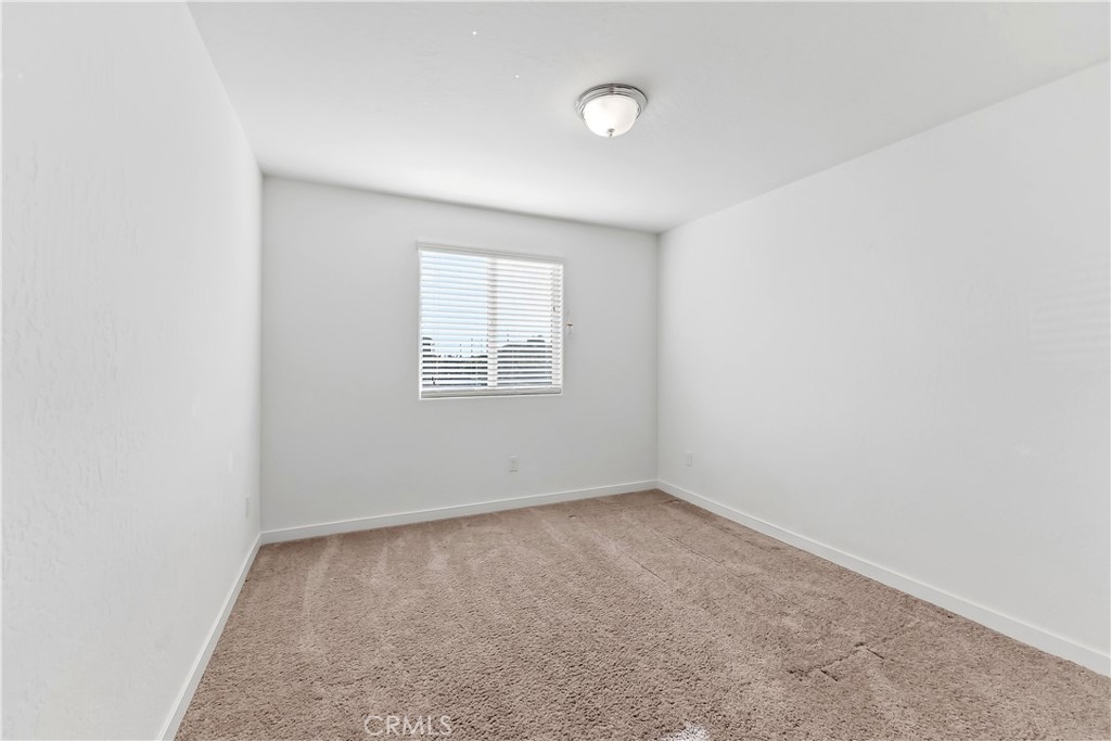 6690 E Adena, Fresno, CA 93727