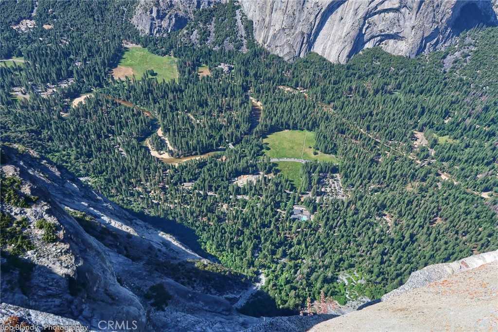 8041 Chilnualna Falls, Wawona, CA 95389