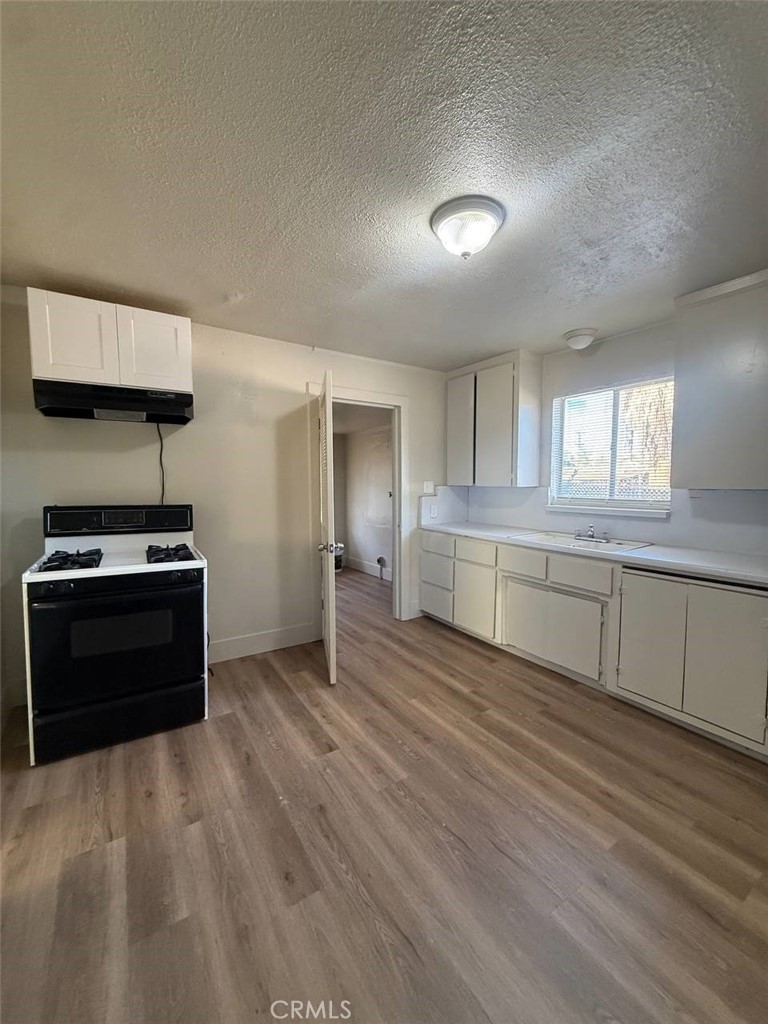 4079 E Heaton Ave, Fresno, CA 93702