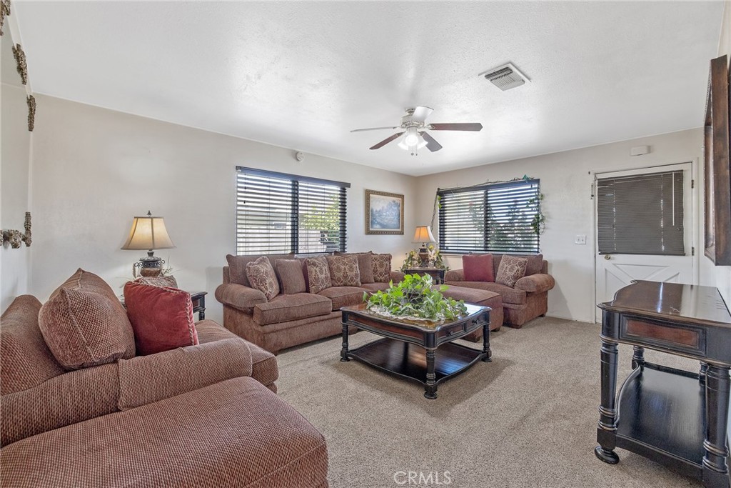 1585 Mulberry Ln, Lemoore, CA 93245