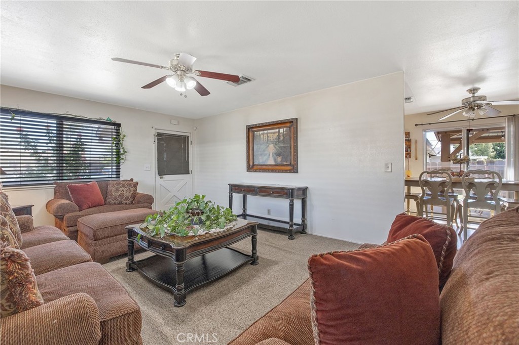 1585 Mulberry Ln, Lemoore, CA 93245