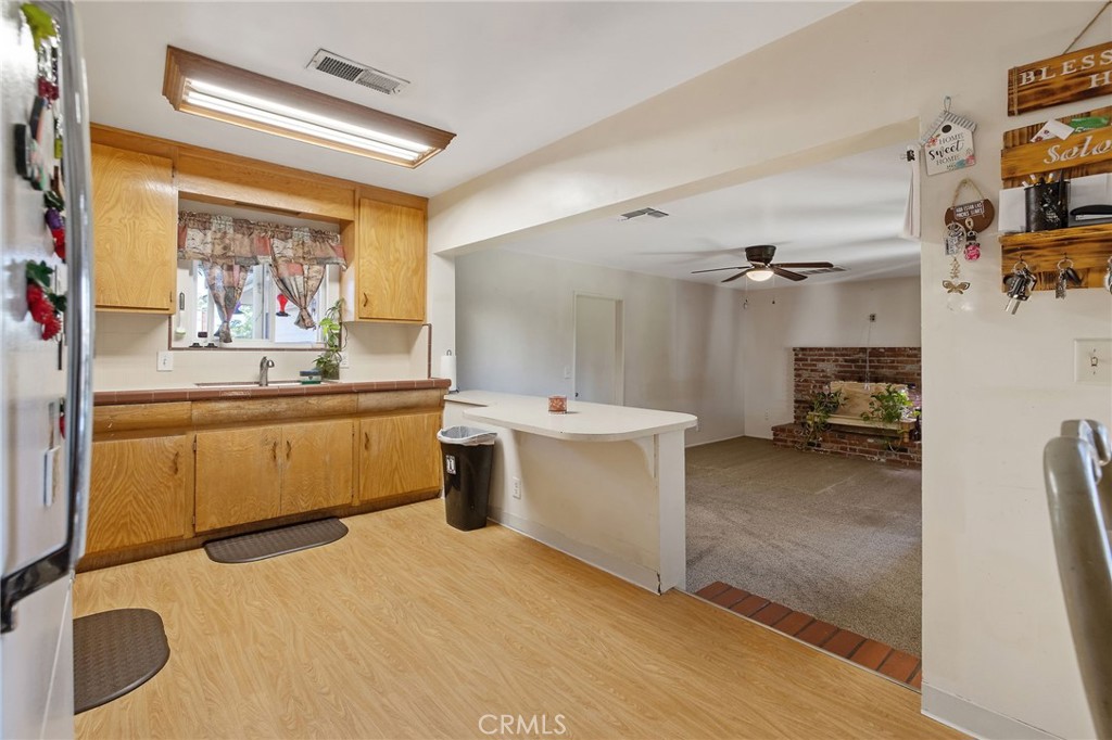 1585 Mulberry Ln, Lemoore, CA 93245
