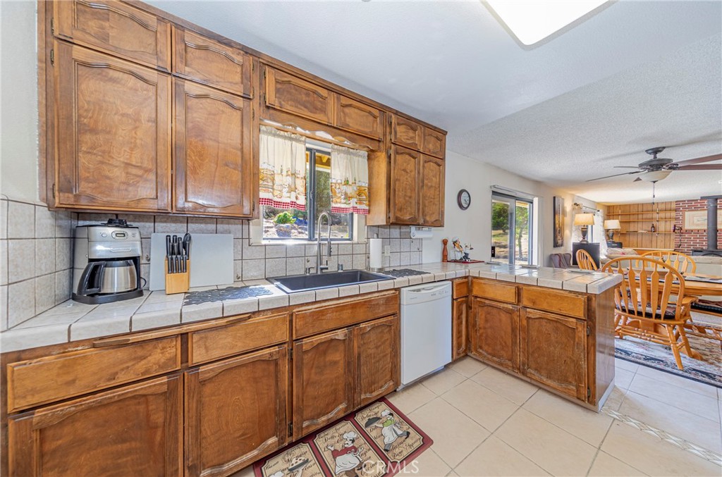 29610 Kit Carson Ct, Coarsegold, CA 93614