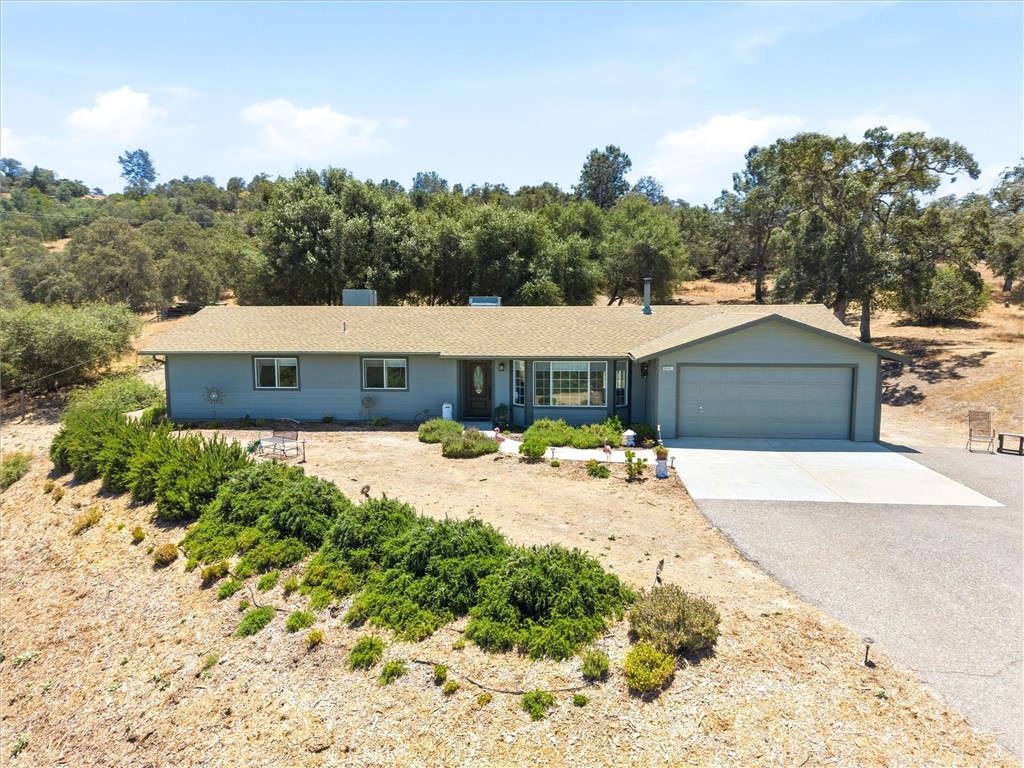 30491 Sentinel Dr, Coarsegold, CA 93614