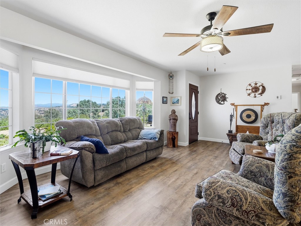 30491 Sentinel Dr, Coarsegold, CA 93614