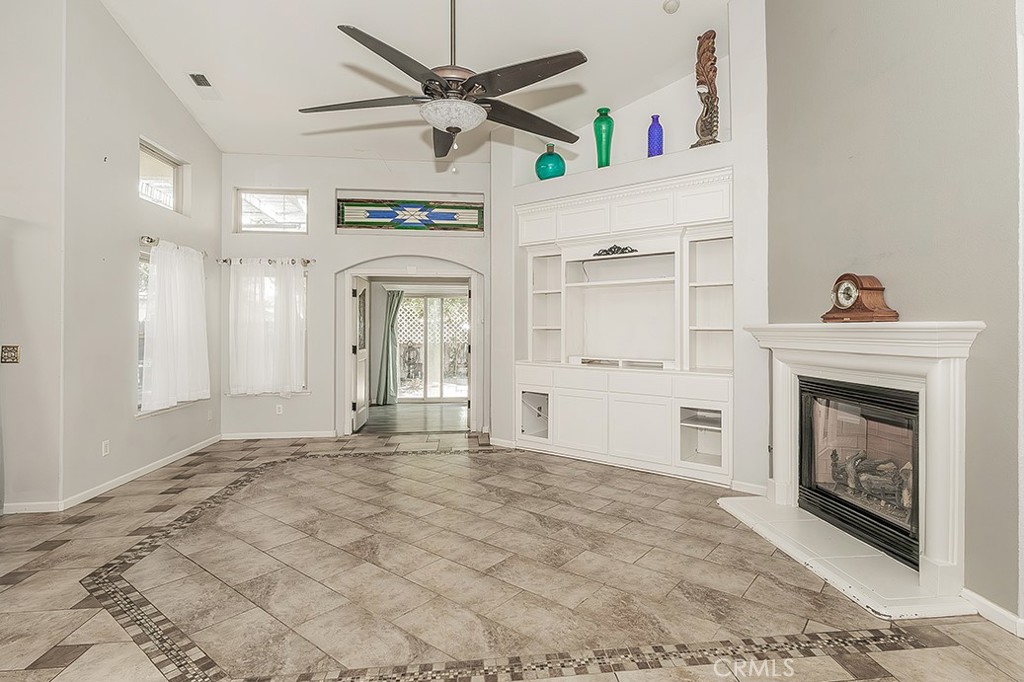 6589 E Michigan, Fresno, CA 93727