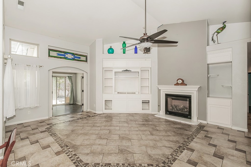 6589 E Michigan, Fresno, CA 93727