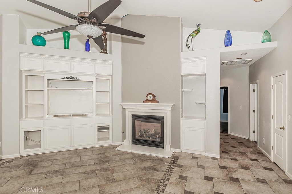 6589 E Michigan, Fresno, CA 93727