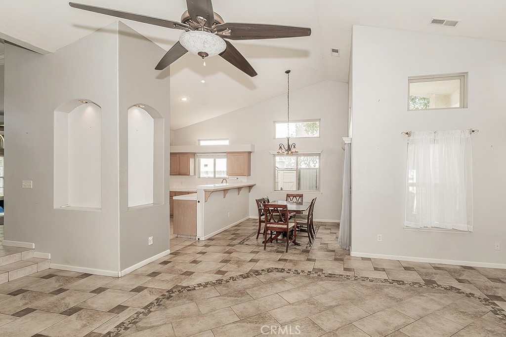 6589 E Michigan, Fresno, CA 93727