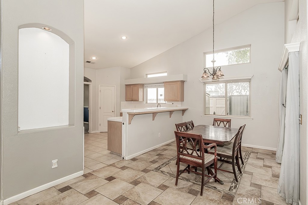 6589 E Michigan, Fresno, CA 93727