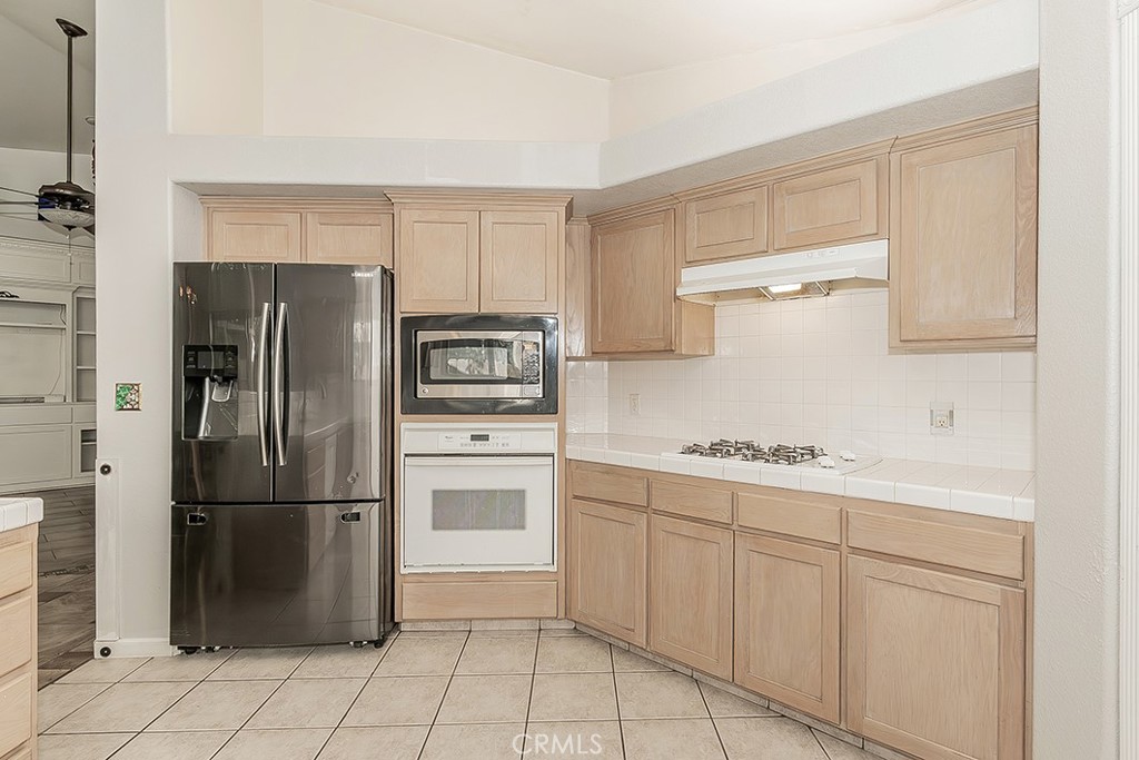6589 E Michigan, Fresno, CA 93727
